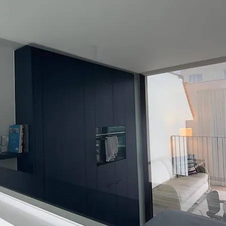 Rietveld Design - Penthouse Ii Apartment
