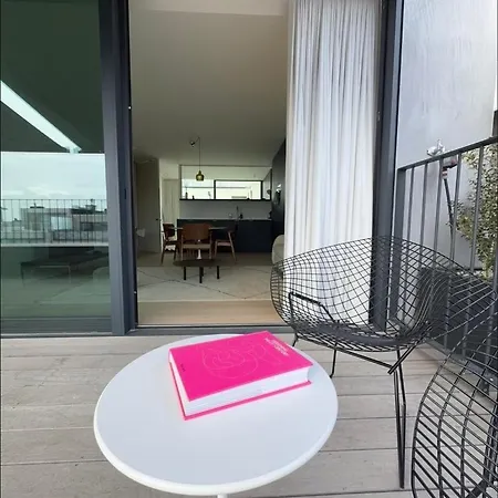 Rietveld Design - Penthouse Ii Apartment